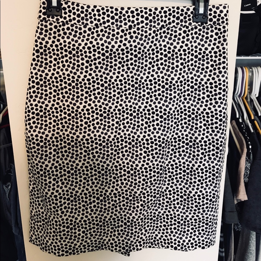 Black and White Polka Dot Pencil Skirt✏️